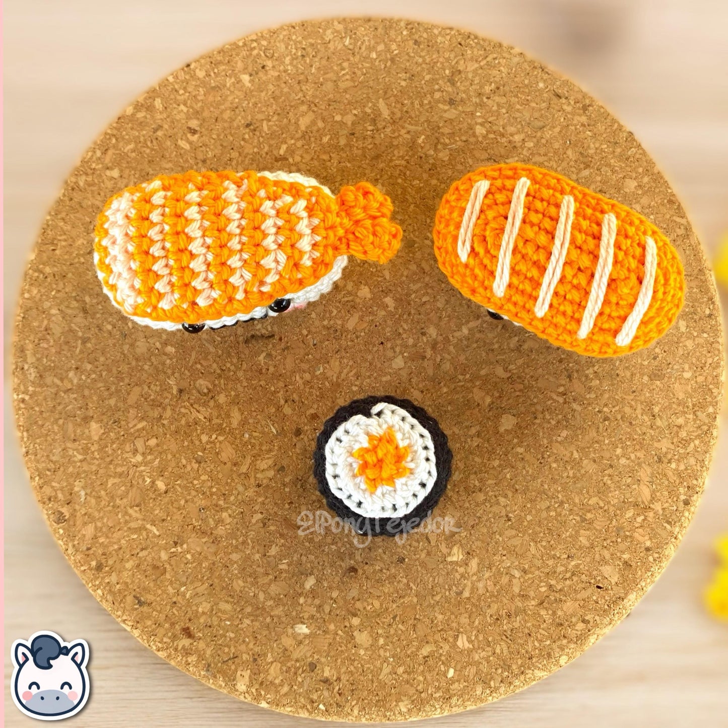 This Nigiri and Maki sushi crochet pattern PDF is a handmade geek amigurumi plush keychain set inspired by cute Japanese food. This kawaii-style crochet pattern includes a full step-by-step photo tutorial to help you make your own adorable sushi nigiri and maki keychains. Perfect for sushi lovers, geek collectors, and handmade enthusiasts. Available in English and Spanish as a digital instant download for your next crochet project.