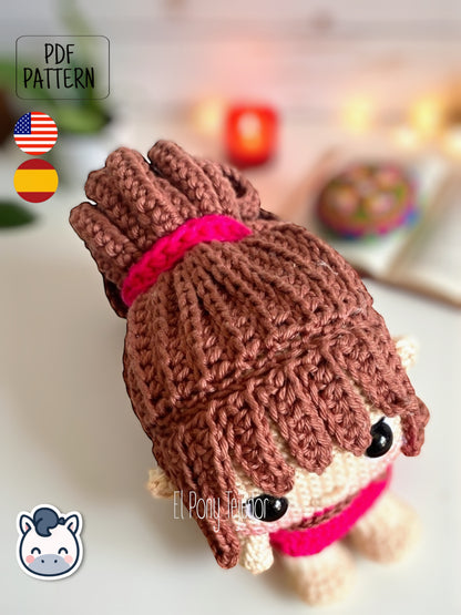 Handmade Chihiro amigurumi inspired by Studio Ghibli’s Spirited Away (El Viaje de Chihiro), a perfect pattern for fans of Ghibli, anime magic, and kawaii handmade art.