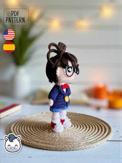 Handmade Detective Conan amigurumi inspired by Gosho Aoyama’s Case Closed, a perfect pattern for anime and mystery fans.