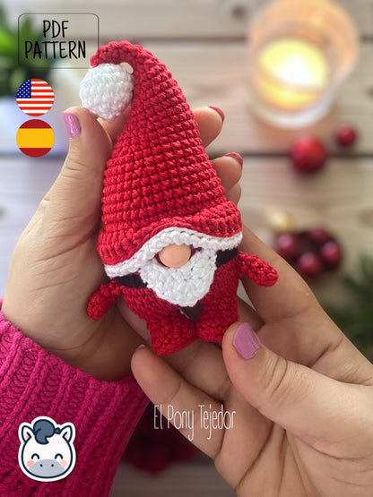 Handmade Christmees Gift, Santa and Reindeer amigurumi inspired by classic Christmas stories, festive holiday crochet pattern PDF.