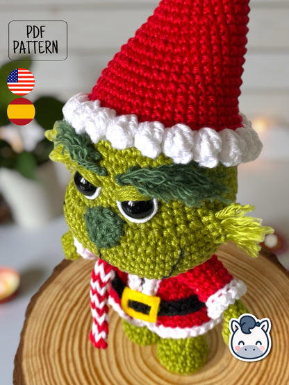 Handmade Grinch amigurumi inspired by Dr. Seuss’s How the Grinch Stole Christmas, a funny Christmas crochet pattern PDF perfect for holiday lovers and geek collectors.