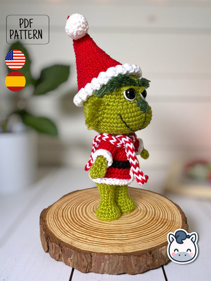 Handmade Grinch amigurumi inspired by Dr. Seuss’s How the Grinch Stole Christmas, a funny Christmas crochet pattern PDF perfect for holiday lovers and geek collectors.