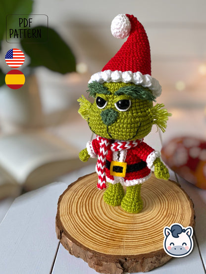 Handmade Grinch amigurumi inspired by Dr. Seuss’s How the Grinch Stole Christmas, a funny Christmas crochet pattern PDF perfect for holiday lovers and geek collectors.