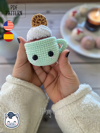 Handmade Hot Chocolate Mugs amigurumi inspired by cozy winter treats, cute Christmas crochet pattern PDF perfect for holiday decoration and gifting.