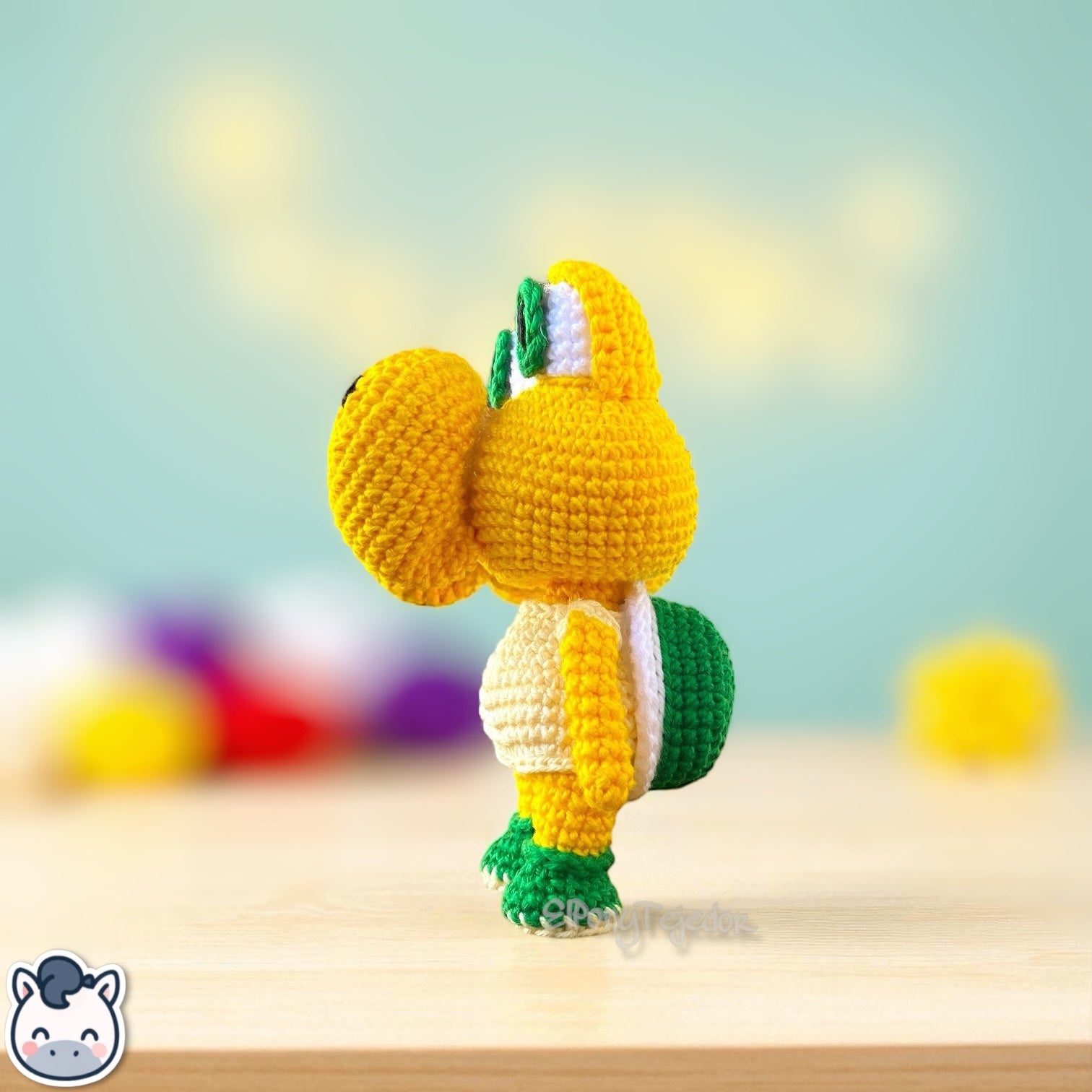 Muñeco amigurumi hecho a mano de Koopa inspirado en Super Mario Bros, elaborado con hilo 100% algodón. Ideal como regalo geek o decorativo para fans de Nintendo y del universo de Mario.