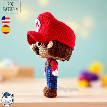 Handmade Mario and Luigi amigurumi inspired by Nintendo’s Super Mario Bros, a perfect pattern for fans of retro video games, geek collectibles, and crochet art.