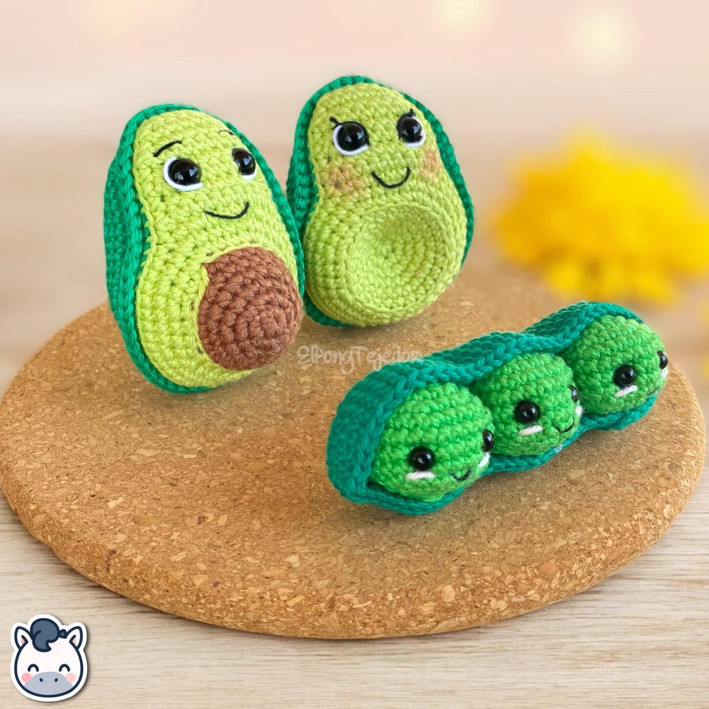 This Avocado and Edamame crochet pattern PDF is a handmade geek amigurumi keychain set inspired by cute Japanese food. This kawaii crochet pattern includes a detailed step-by-step photo tutorial to help you create your own smiling avocado halves and adorable edamame pod plush keychains. Perfect for food lovers, geek collectors, and handmade fans. Available in English and Spanish as a digital instant download for DIY crochet lovers.