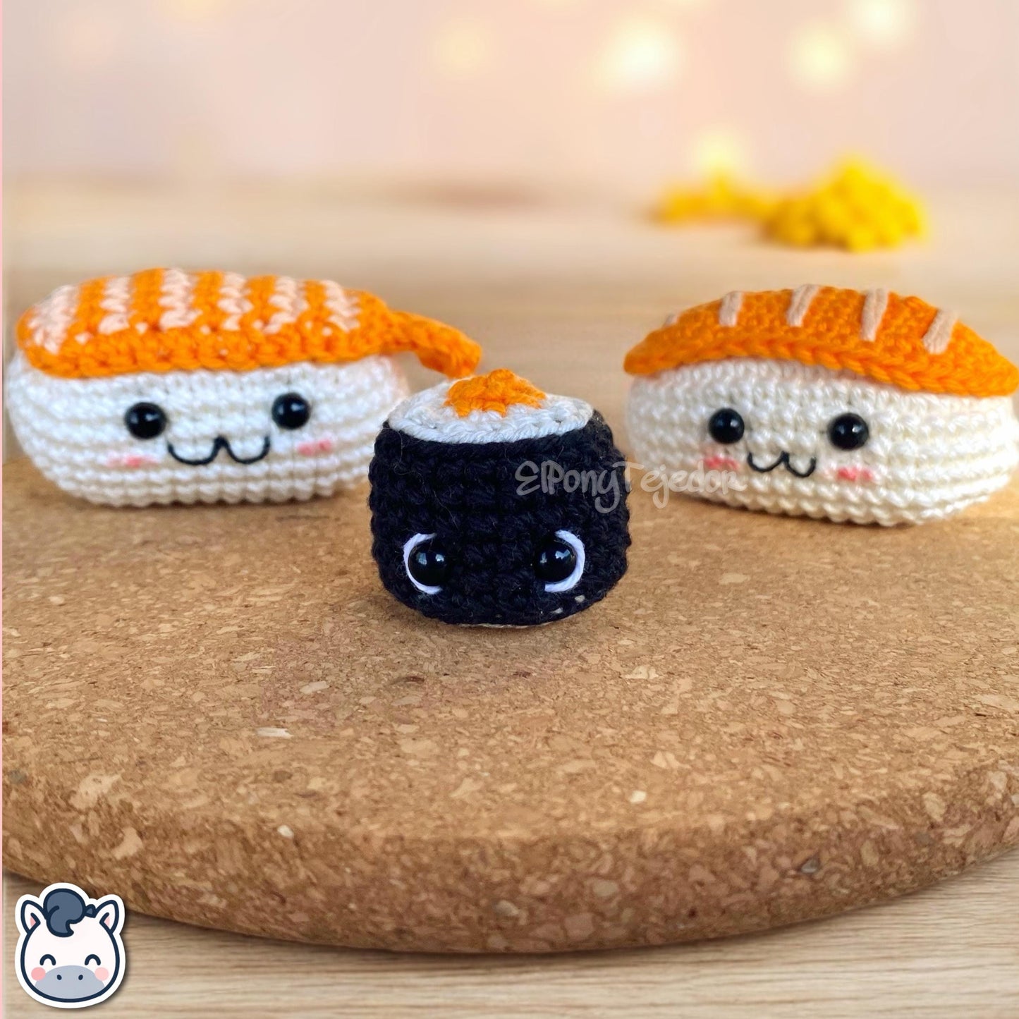 This Nigiri and Maki sushi crochet pattern PDF is a handmade geek amigurumi plush keychain set inspired by cute Japanese food. This kawaii-style crochet pattern includes a full step-by-step photo tutorial to help you make your own adorable sushi nigiri and maki keychains. Perfect for sushi lovers, geek collectors, and handmade enthusiasts. Available in English and Spanish as a digital instant download for your next crochet project.