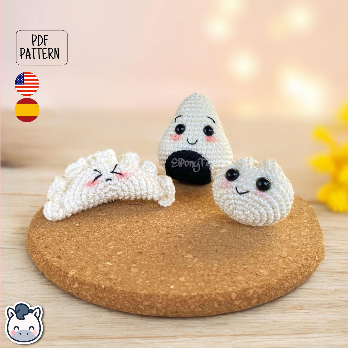 This Onigiri, Gyoza, and Dumpling crochet pattern PDF is a handmade geek amigurumi plush keychain set inspired by cute Japanese food. This kawaii crochet pattern includes a complete step-by-step photo tutorial to help you create your own adorable Onigiri rice ball, smiling Gyoza, and fluffy Dumpling. Perfect for food lovers, geek collectors, and handmade fans. Available in English and Spanish as an instant digital download.