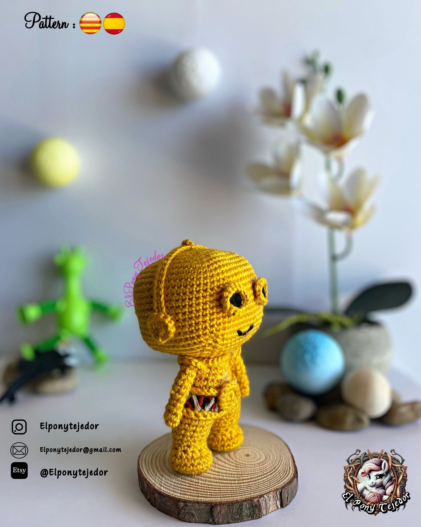 Handmade C-3PO amigurumi inspired by Star Wars, a perfect pattern for fans of droids, sci-fi crochet, and classic geek movie collectibles.