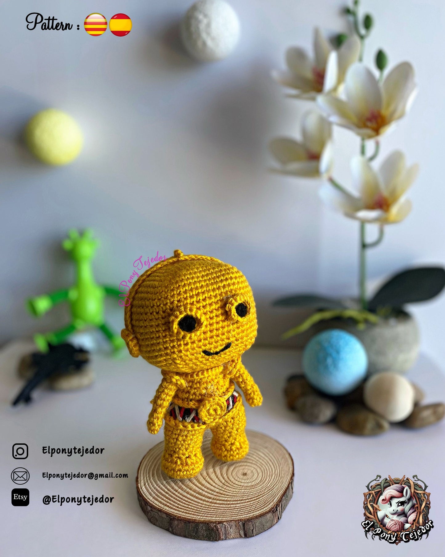 Handmade C-3PO amigurumi inspired by Star Wars, a perfect pattern for fans of droids, sci-fi crochet, and classic geek movie collectibles.