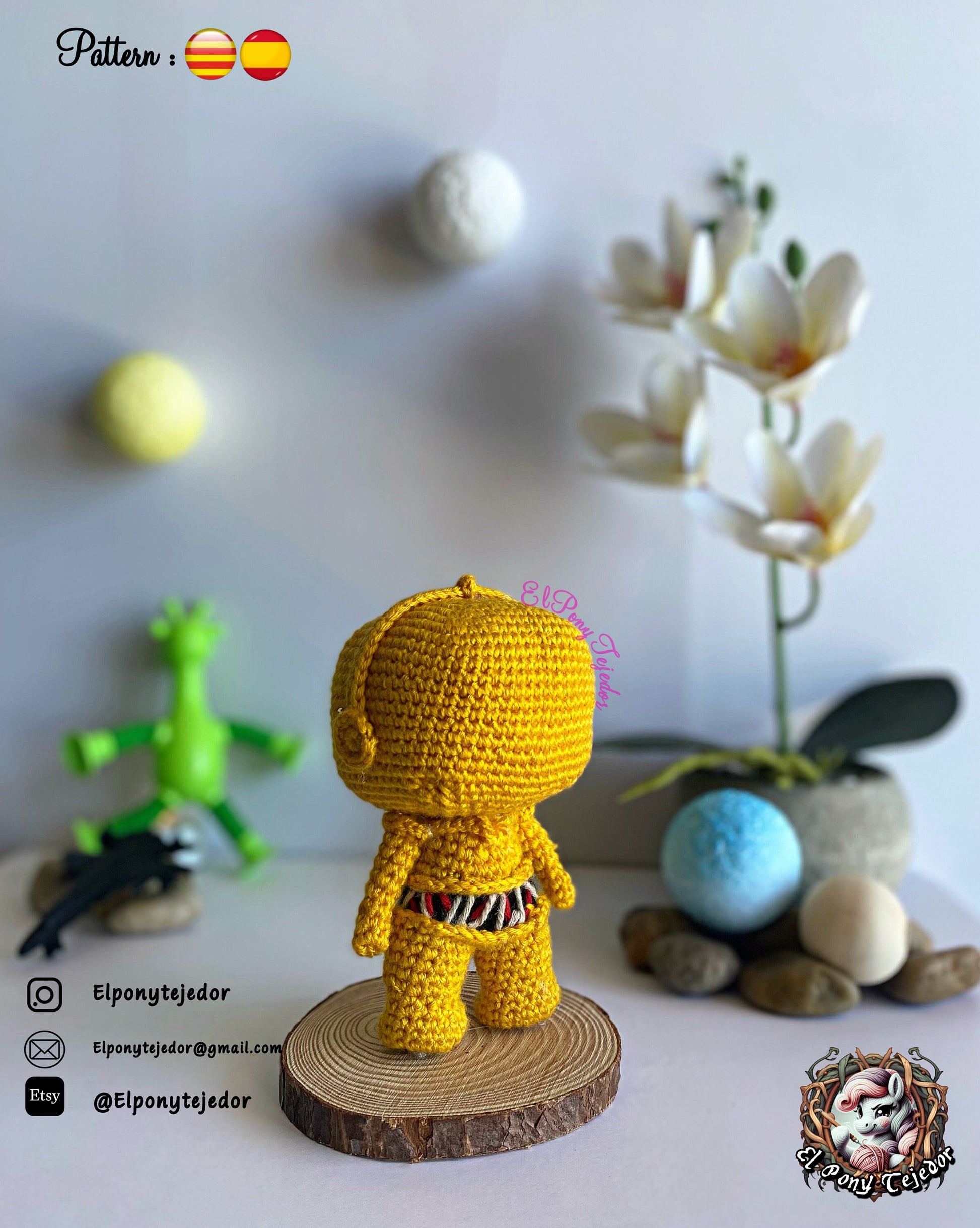 Handmade C-3PO amigurumi inspired by Star Wars, a perfect pattern for fans of droids, sci-fi crochet, and classic geek movie collectibles.