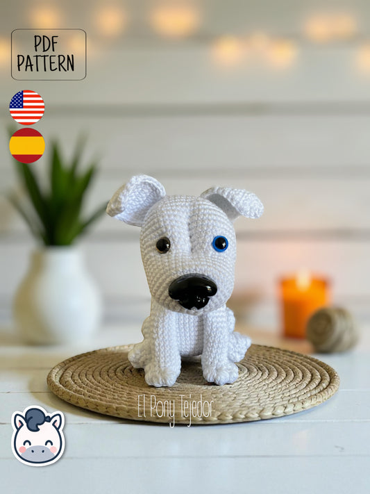 This American Staffordshire Terrier amigurumi crochet kit includes all the materials plus a detailed PDF pattern to create your own handmade realistic dog plush. The kit contains yarn, stuffing, and step-by-step photo instructions to crochet a cute and loyal AmStaff amigurumi. Perfect for dog lovers, pet owners, and handmade enthusiasts. Available in English and Spanish, this crochet kit makes an adorable and unique DIY gift idea for animal fans.