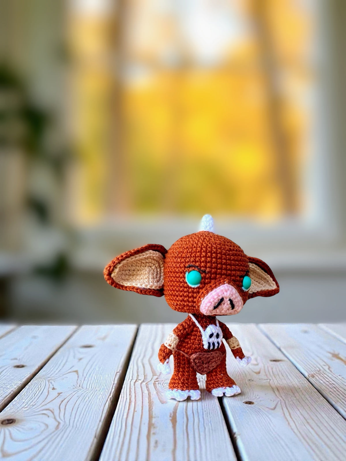 Amigurumi Bokoblin inspirado en The Legend of Zelda, muñeco tejido a crochet con estilo kawaii y detalles cuidados, patrón PDF ideal para fans de los videojuegos y el ganchillo. Handmade Bokoblin amigurumi inspired by The Legend of Zelda, cute and geek crochet pattern PDF perfect for video game fans and handmade plush lovers.