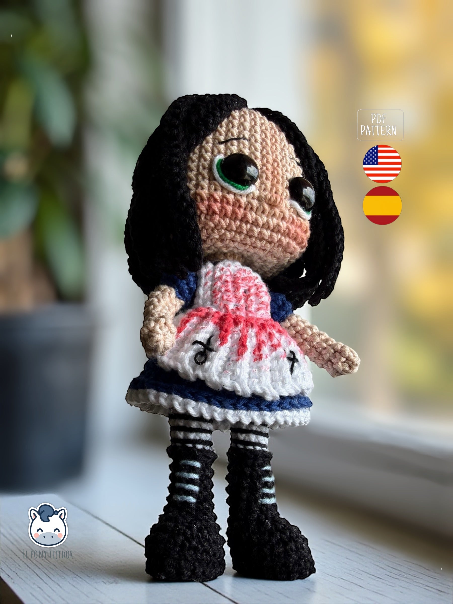 Amigurumi de Alice Madness tejido a crochet, muñeca inspirada en Alice Madness Returns con vestido manchado y estética oscura, patrón PDF de ganchillo ideal para fans de videojuegos y diseños góticos | Handmade Alice Madness amigurumi inspired by Alice Madness Returns, dark gothic crochet doll pattern PDF for video game fans and alternative decor lovers
