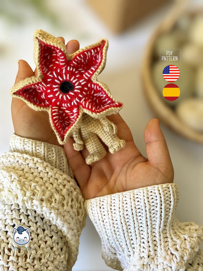 Amigurumi de Demogorgon hecho a mano, inspirado en Stranger Things, un patrón de crochet PDF ideal para fans del terror y coleccionistas geek.
