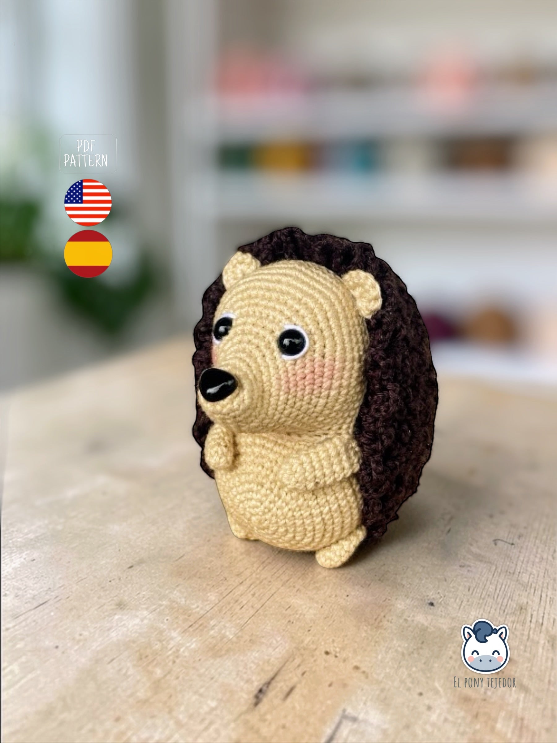 Amigurumi de erizo africano tejido a crochet, un patrón de ganchillo kawaii perfecto para amantes de los animales y fans de los amigurumis.