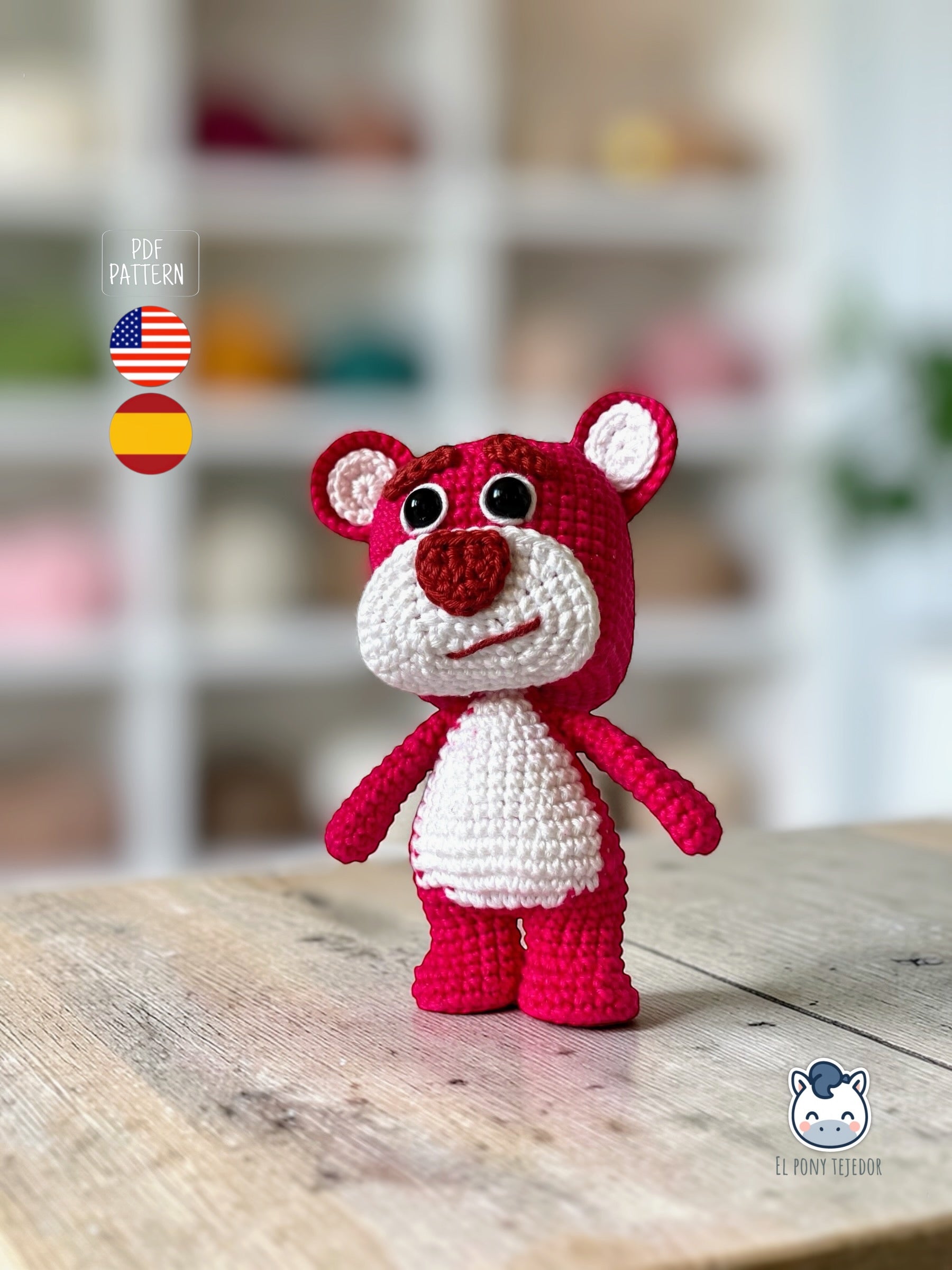 Amigurumi de Lotso inspirado en Toy Story, patrón de osito rosa a crochet ideal para fans de Pixar y amantes de los muñecos frikis hechos a mano.