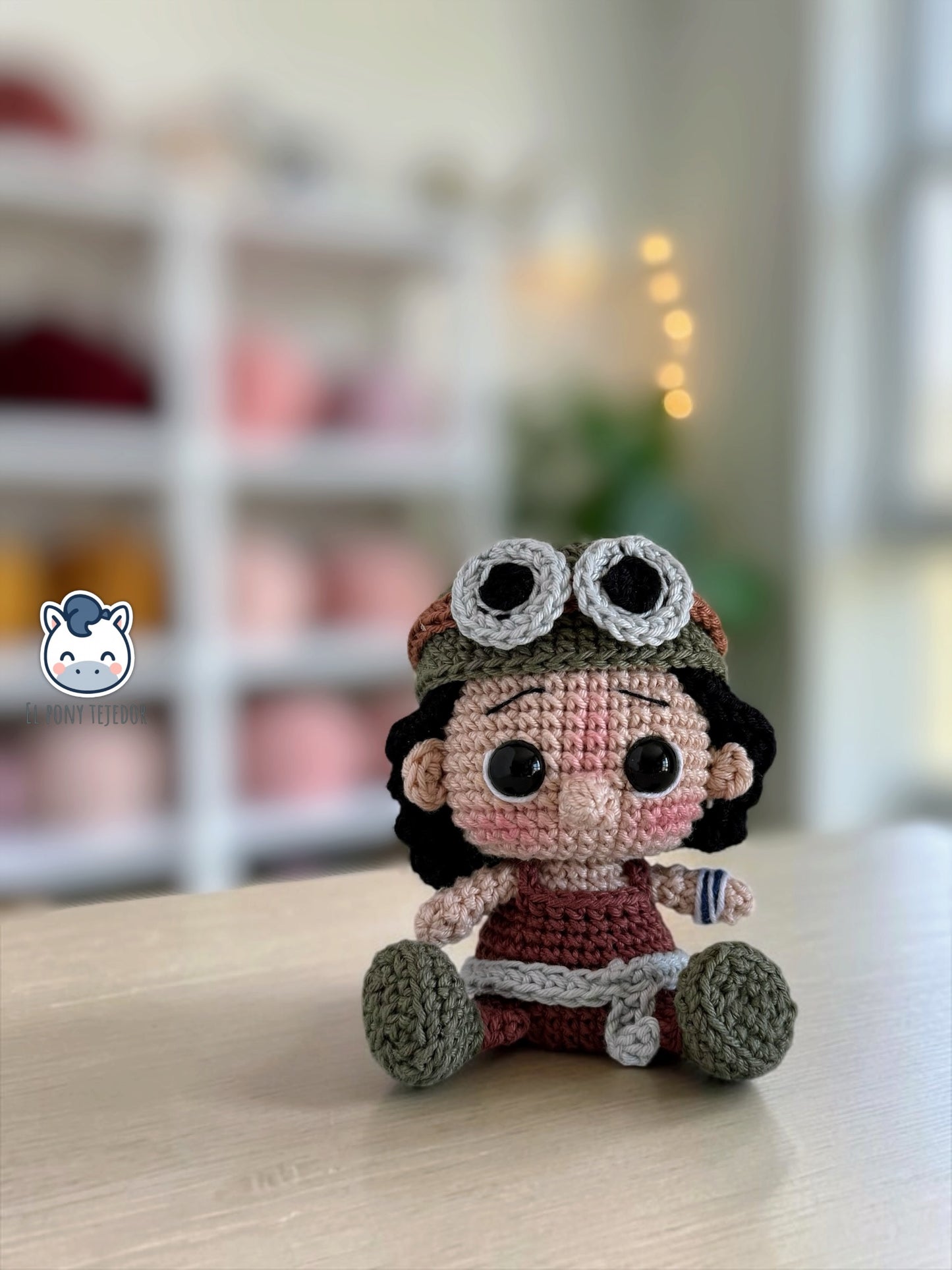 Colección de amigurumis de los Piratas del Sombrero de Paja de One Piece con Luffy, Zoro, Sanji, Nami, Usopp y Chopper. Patrón de crochet inspirado en el famoso anime y manga, perfecto para coleccionistas, fans del anime y amantes de los muñecos estilo Funko.