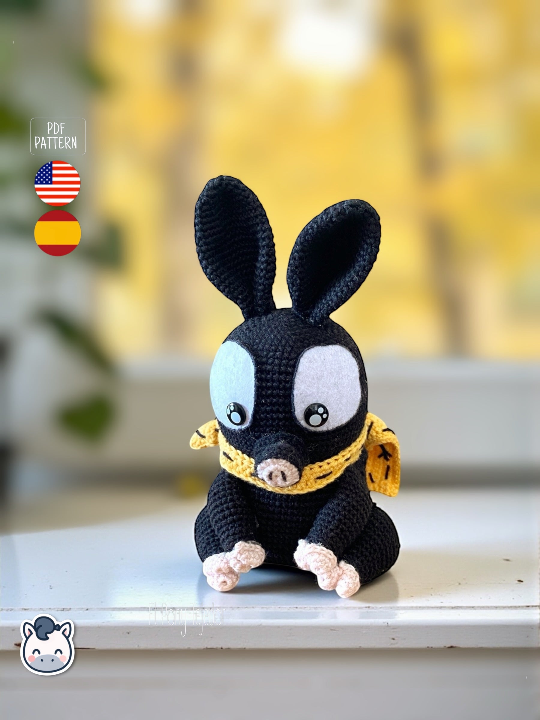 Amigurumi P-Chan inspirado en Ranma ½, un adorable cerdito negro tejido a crochet con estilo kawaii. Patrón PDF ideal para fans del anime clásico y los muñecos hechos a mano.