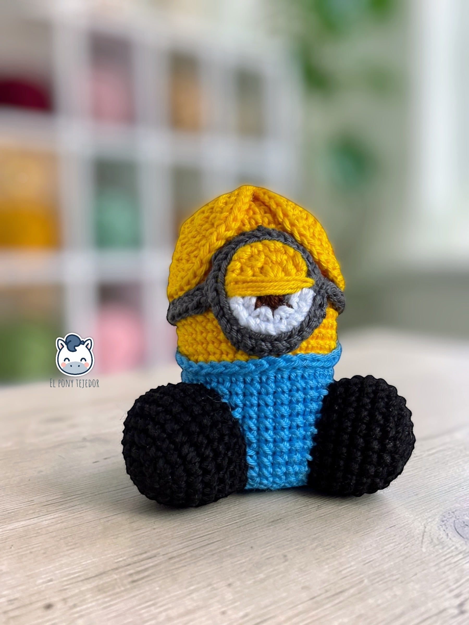 Amigurumi pene Minion tejido a crochet, patrón PDF divertido y original inspirado en los personajes amarillos
