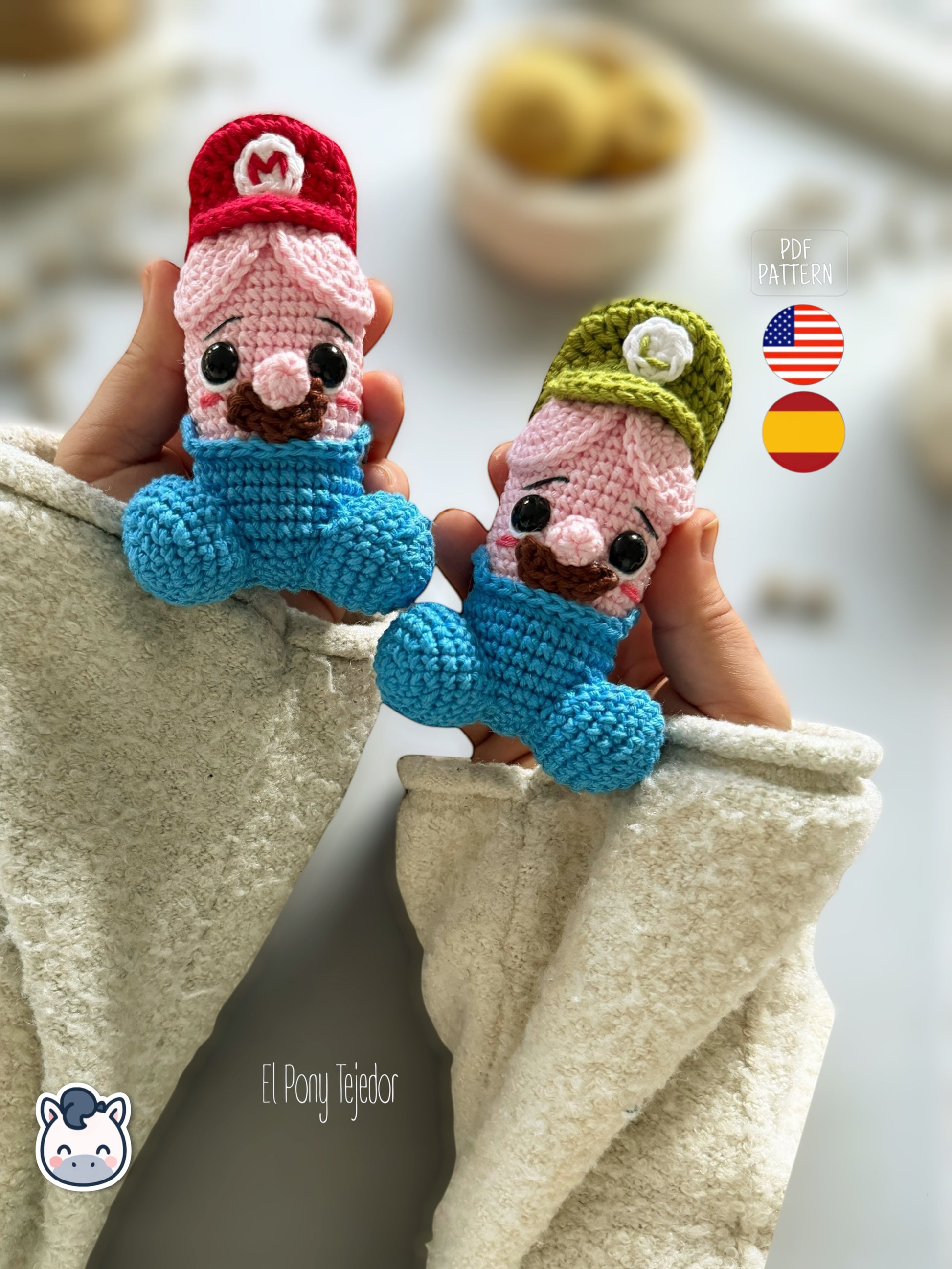 Patrón de ganchillo amigurumi de penes inspirados en Mario y Luigi con colores icónicos y diseño divertido para adultos.