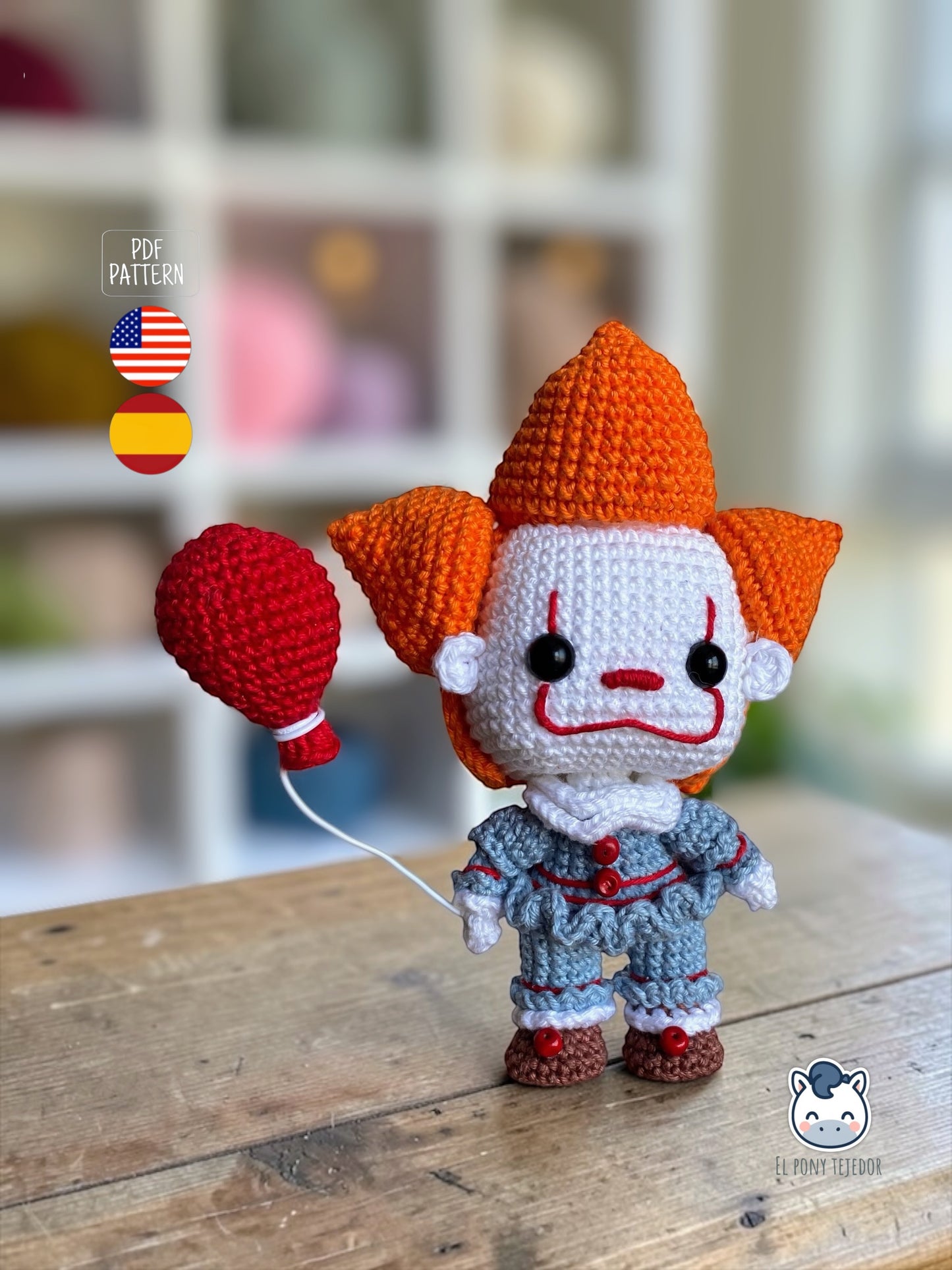 Amigurumi de Pennywise inspirado en IT con globo rojo, patrón digital de ganchillo estilo Funko ideal para Halloween y fans del terror