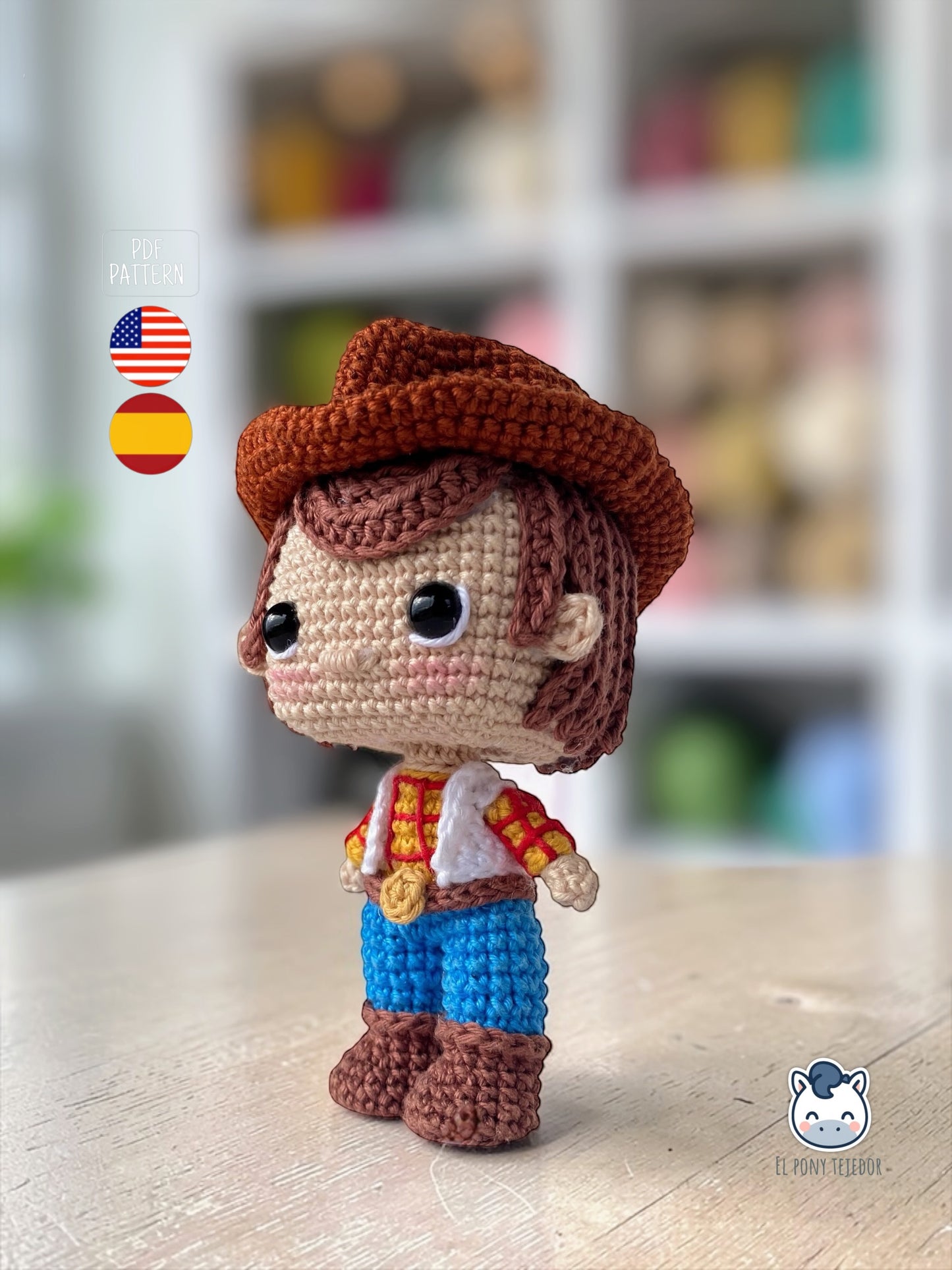 Handmade Woody amigurumi inspired by Toy Story, a cute and geeky crochet pattern PDF for Disney Pixar fans and Funko-style plush lovers. Amigurumi de Woody hecho a mano inspirado en Toy Story, un patrón de crochet adorable y geek en PDF para fans de Disney Pixar y amantes de los muñecos estilo Funko.