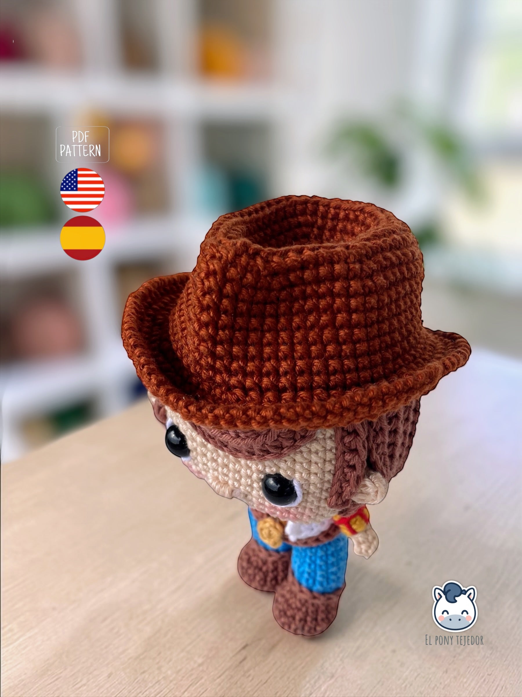 Handmade Woody amigurumi inspired by Toy Story, a cute and geeky crochet pattern PDF for Disney Pixar fans and Funko-style plush lovers. Amigurumi de Woody hecho a mano inspirado en Toy Story, un patrón de crochet adorable y geek en PDF para fans de Disney Pixar y amantes de los muñecos estilo Funko.