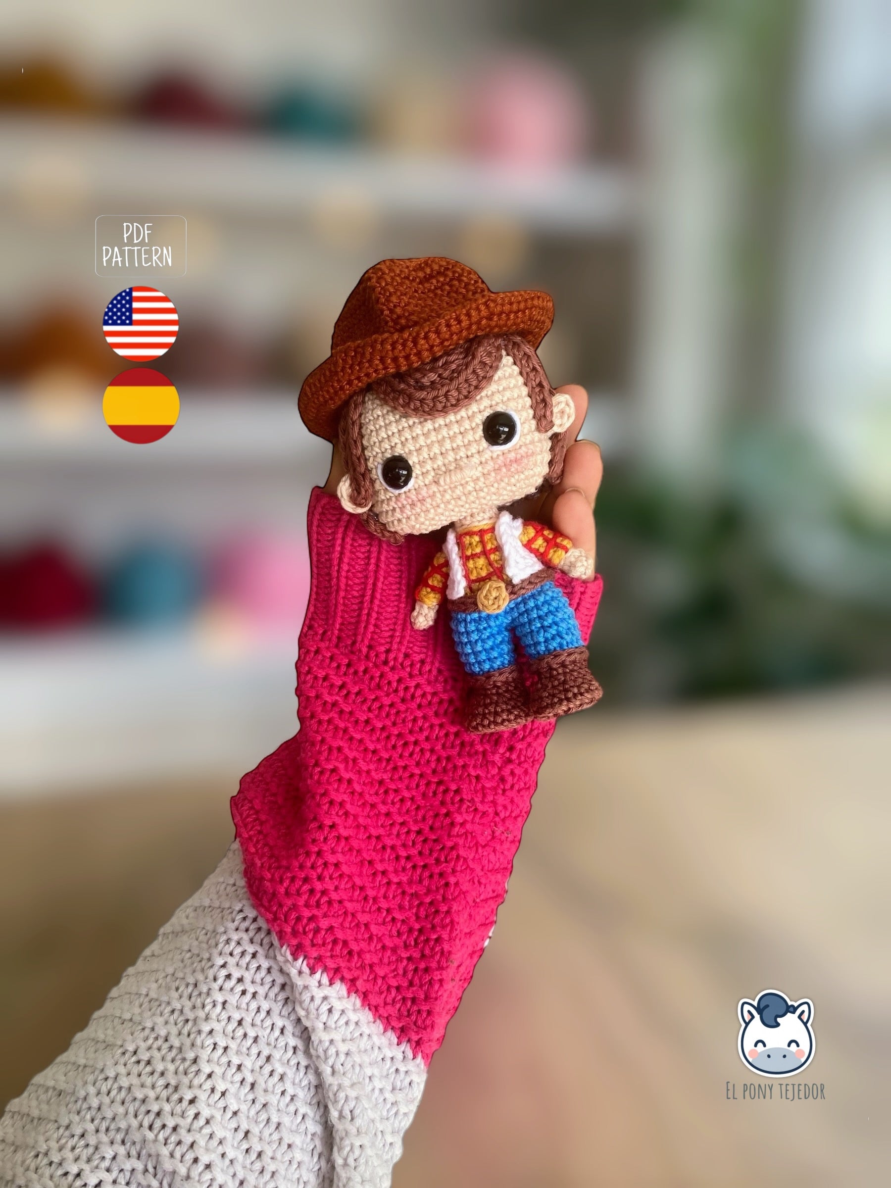 Handmade Woody amigurumi inspired by Toy Story, a cute and geeky crochet pattern PDF for Disney Pixar fans and Funko-style plush lovers. Amigurumi de Woody hecho a mano inspirado en Toy Story, un patrón de crochet adorable y geek en PDF para fans de Disney Pixar y amantes de los muñecos estilo Funko.