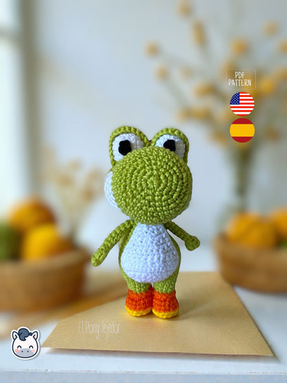 Handmade Yoshi amigurumi inspired by Nintendo and Super Mario, cute green dinosaur crochet pattern PDF for gamer fans and kawaii amigurumi lovers | Amigurumi de Yoshi hecho a mano inspirado en Nintendo y Super Mario, patrón de crochet de dinosaurio verde kawaii para fans del mundo gamer